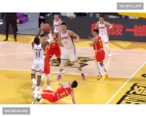 山西队揭幕战外援出手三十三次 本土球员进攻责任逐步增加 山西队揭幕战外援出手三十三次 本土球员进攻责任逐步增加